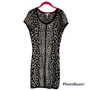 Victoria's Secret Kiss of Cashmere Leopard Print Ladies Sweater Dress,‎ M